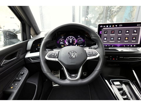 Volkswagen Golf 1.5 eTSI R-Line Edition PANO KEYLESS HUD