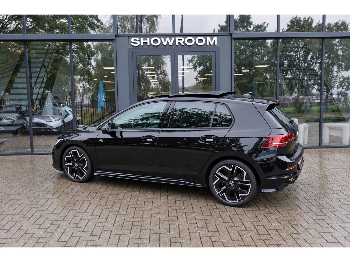 Volkswagen Golf 1.5 eTSI R-Line Edition PANO KEYLESS HUD