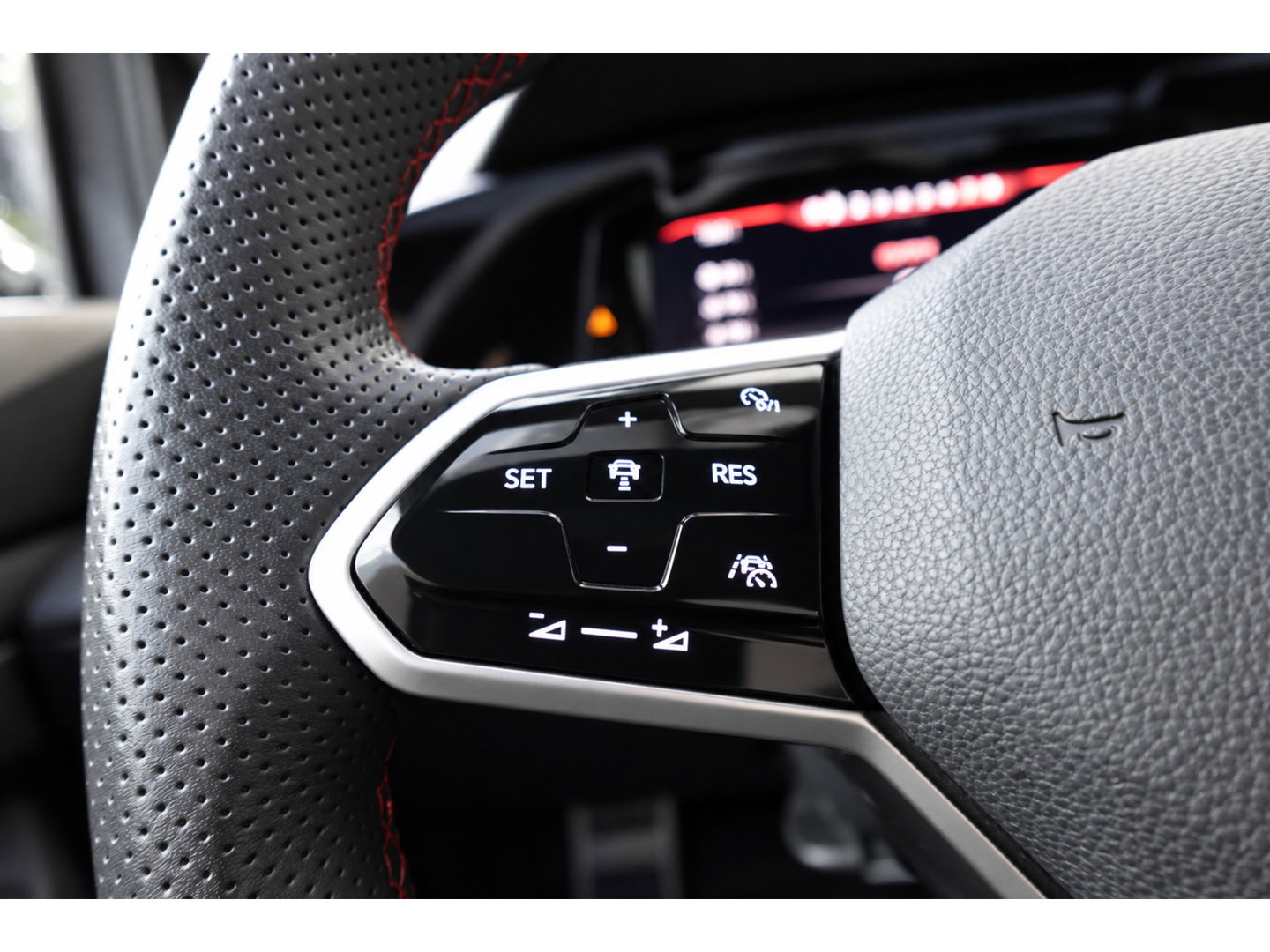 Volkswagen Golf 2.0 TSI GTI PANO KEYLESS ACC VOL