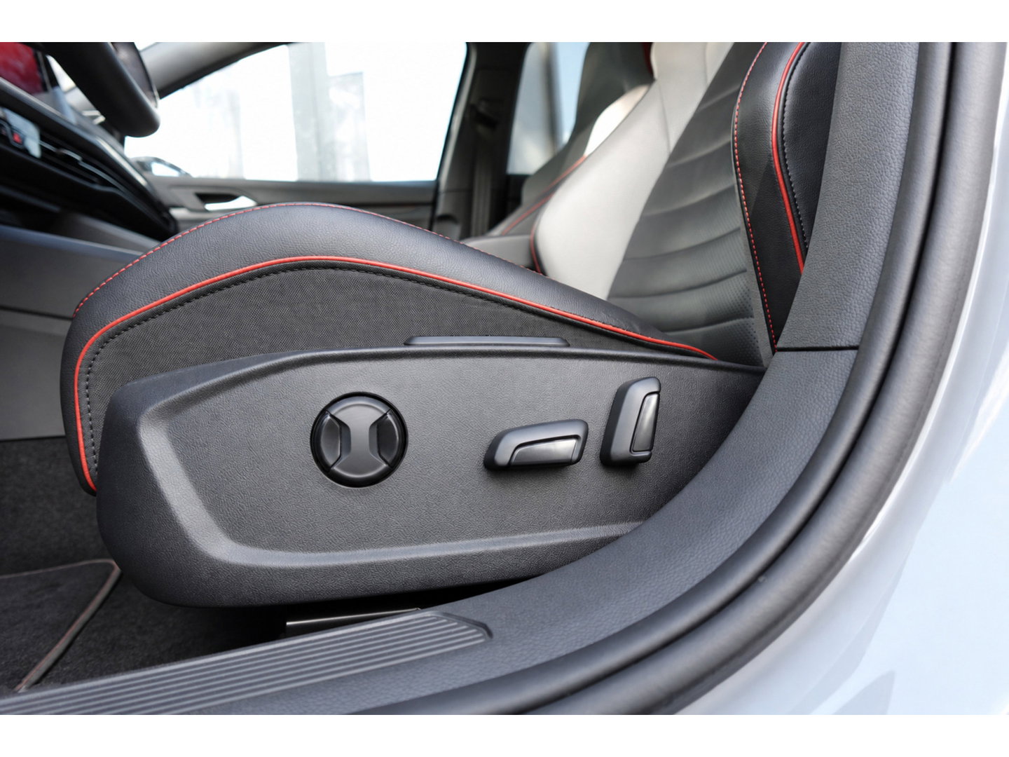 Volkswagen Golf 2.0 TSI GTI PANO KEYLESS ACC VOL