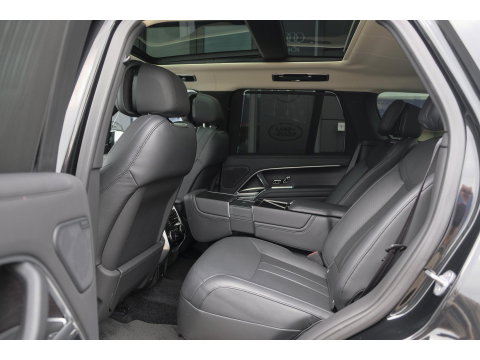 Land Rover Range Rover P510e 510pk First Edition Panoramadak 4-Wielbesturing Trekhaak Meridian3d Massage Laser BOMVOL!!