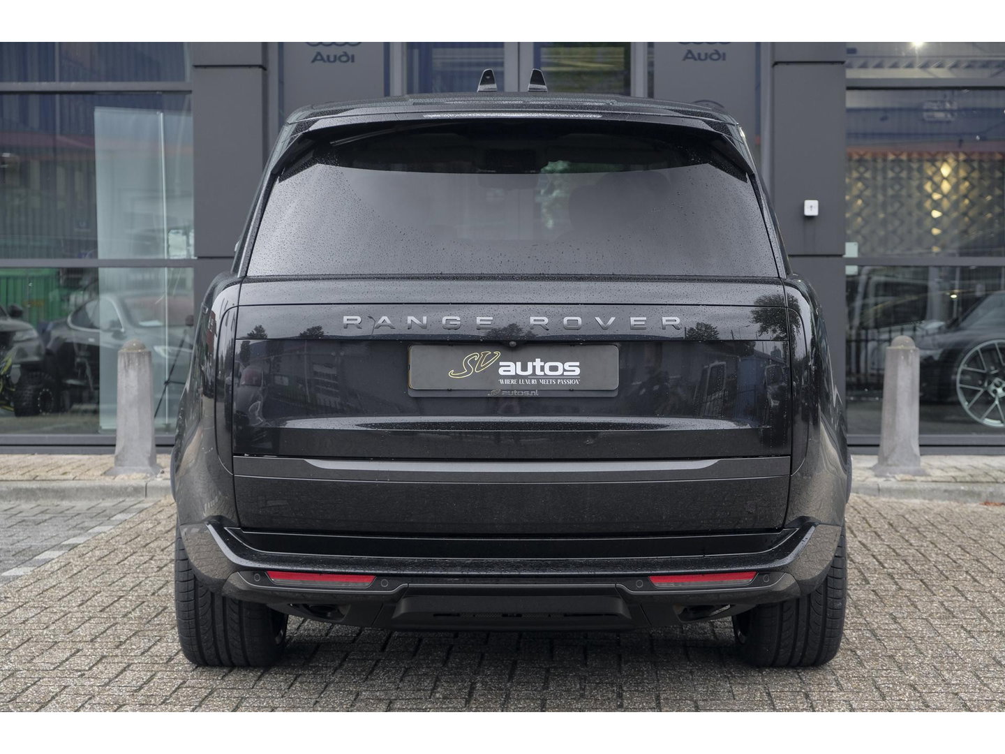 Land Rover Range Rover P510e 510pk First Edition Panoramadak 4-Wielbesturing Trekhaak Meridian3d Massage Laser BOMVOL!!