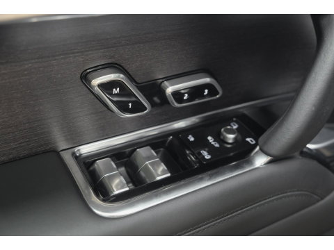 Land Rover Range Rover P510e 510pk First Edition Panoramadak 4-Wielbesturing Trekhaak Meridian3d Massage Laser BOMVOL!!