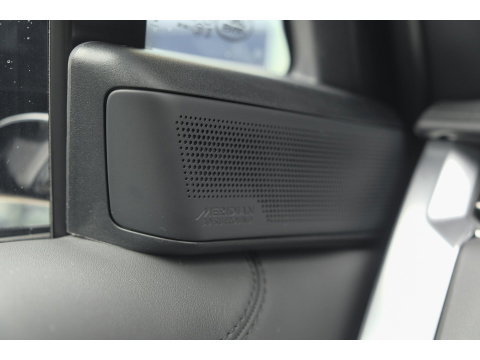 Land Rover Range Rover P510e 510pk First Edition Panoramadak 4-Wielbesturing Trekhaak Meridian3d Massage Laser BOMVOL!!