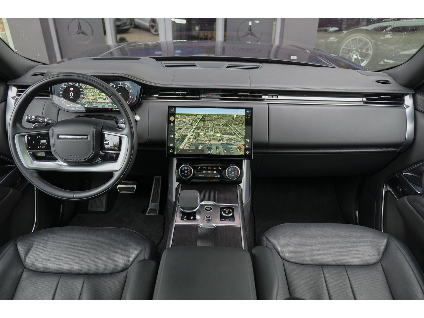 Land Rover Range Rover P510e 510pk First Edition Panoramadak 4-Wielbesturing Trekhaak Meridian3d Massage Laser BOMVOL!!