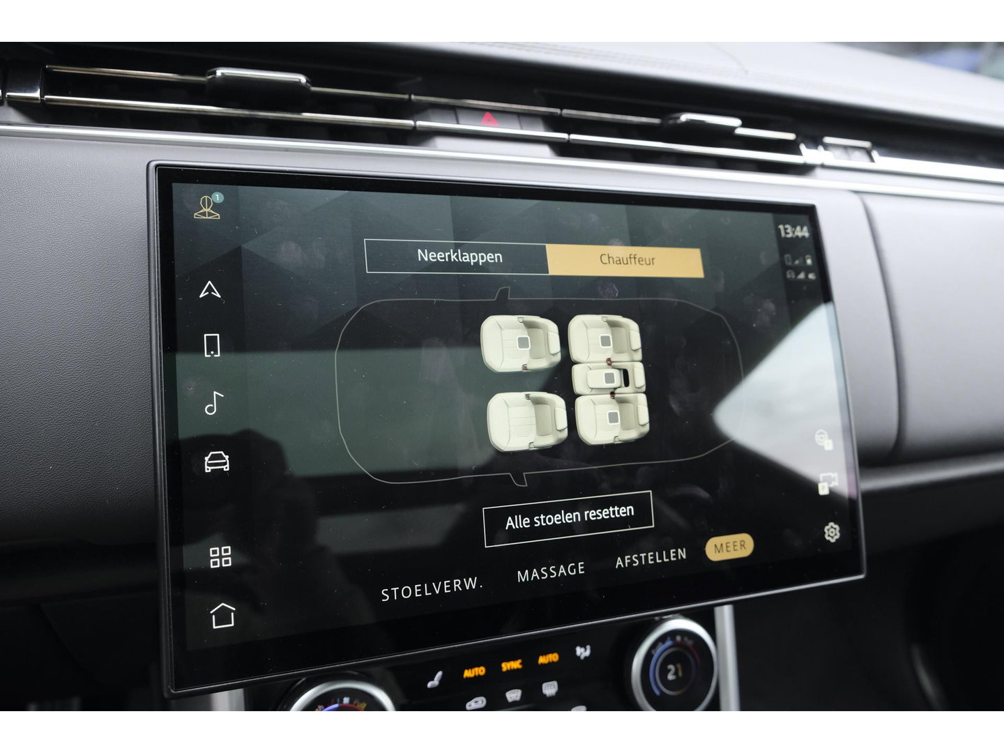 Land Rover Range Rover P510e 510pk First Edition Panoramadak 4-Wielbesturing Trekhaak Meridian3d Massage Laser BOMVOL!!