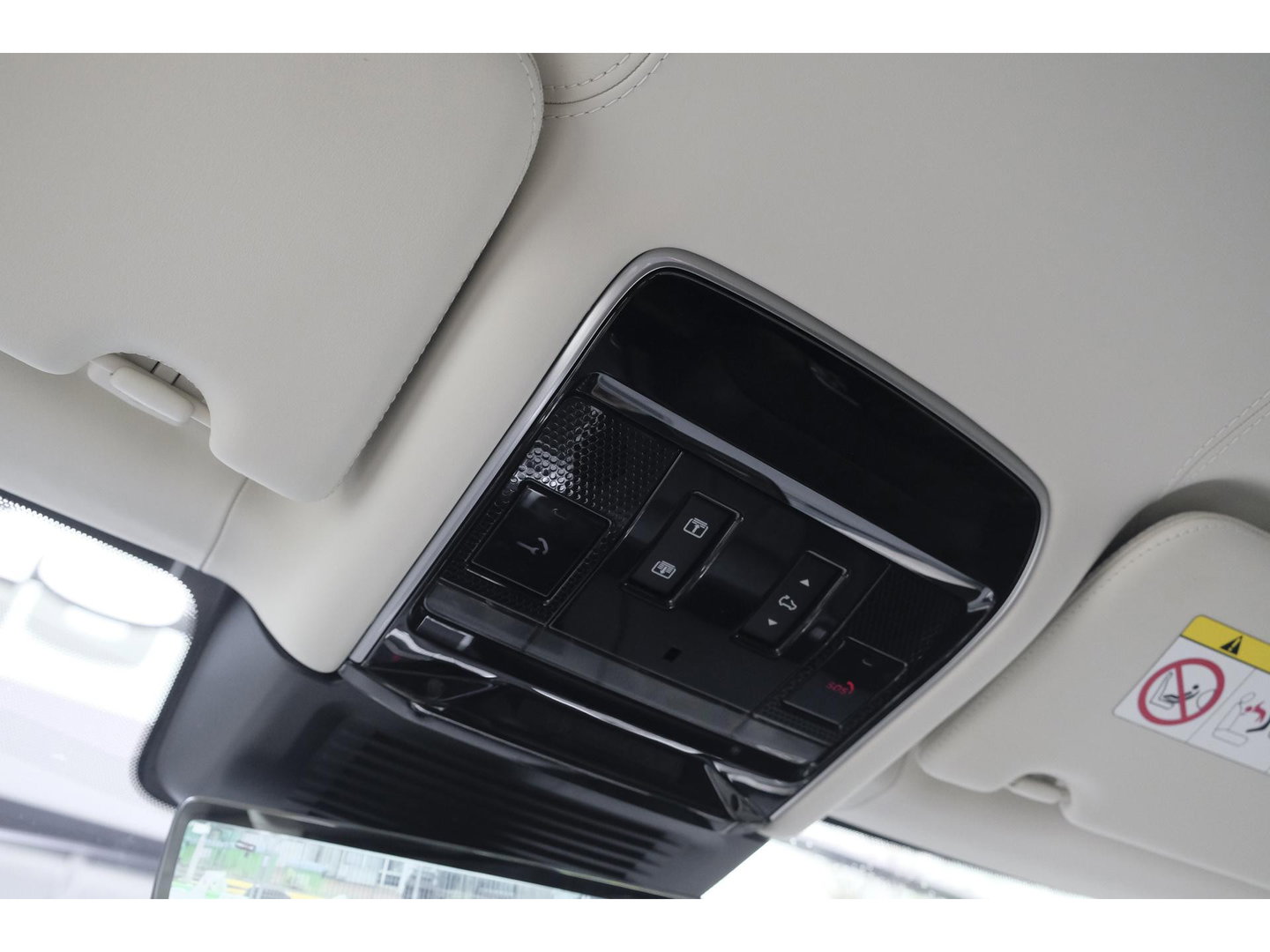 Land Rover Range Rover P510e 510pk First Edition Panoramadak 4-Wielbesturing Trekhaak Meridian3d Massage Laser BOMVOL!!
