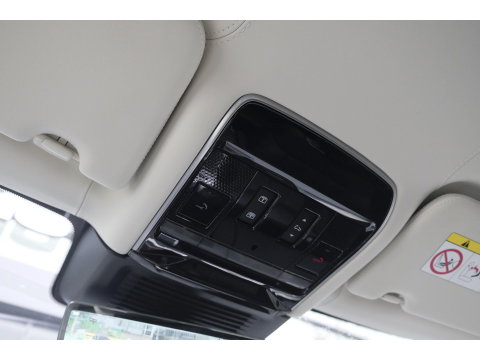 Land Rover Range Rover P510e 510pk First Edition Panoramadak 4-Wielbesturing Trekhaak Meridian3d Massage Laser BOMVOL!!