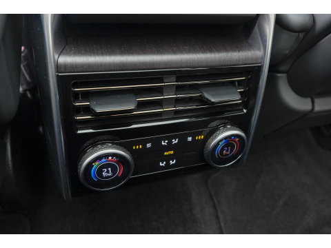 Land Rover Range Rover P510e 510pk First Edition Panoramadak 4-Wielbesturing Trekhaak Meridian3d Massage Laser BOMVOL!!