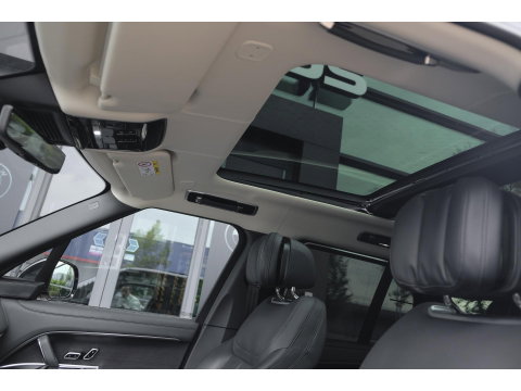 Land Rover Range Rover P510e 510pk First Edition Panoramadak 4-Wielbesturing Trekhaak Meridian3d Massage Laser BOMVOL!!