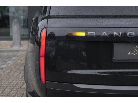 Land Rover Range Rover P510e 510pk First Edition Panoramadak 4-Wielbesturing Trekhaak Meridian3d Massage Laser BOMVOL!!