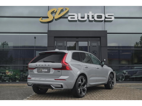 Volvo XC60 2.0 T8 455pk Plus Black edition Panoramadak *BTW* Styling pack 22" LMV Harman/Kardon Bomvol!!