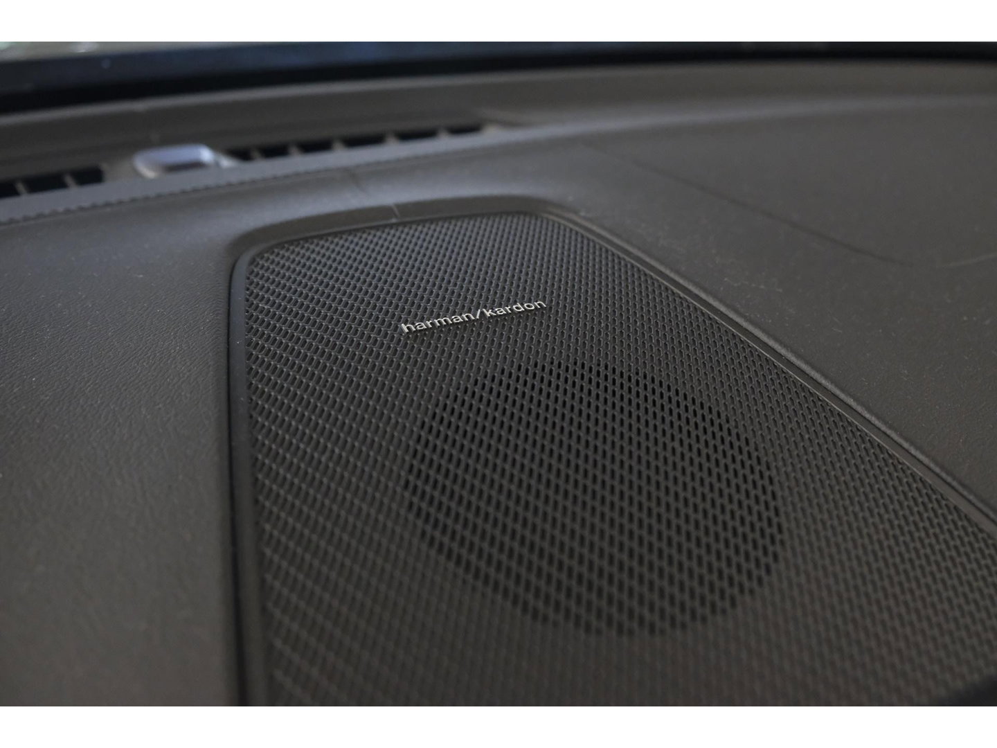 Volvo XC60 2.0 T8 455pk Plus Black edition Panoramadak *BTW* Styling pack 22" LMV Harman/Kardon Bomvol!!