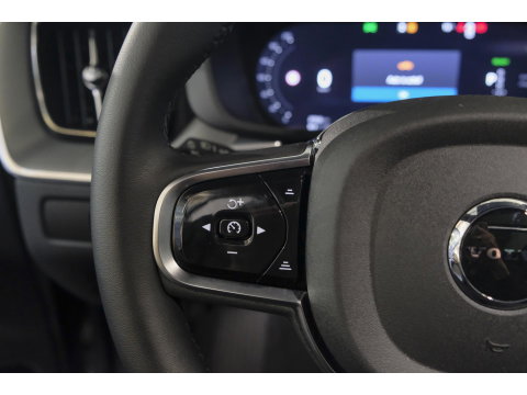 Volvo XC60 2.0 T8 455pk Plus Black edition Panoramadak *BTW* Styling pack 22" LMV Harman/Kardon Bomvol!!