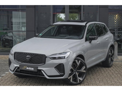 Volvo XC60 2.0 T8 455pk Plus Black edition Panoramadak *BTW* Styling pack 22" LMV Harman/Kardon Bomvol!!