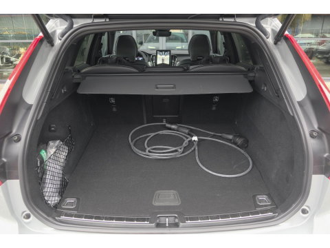 Volvo XC60 2.0 T8 455pk Plus Black edition Panoramadak *BTW* Styling pack 22" LMV Harman/Kardon Bomvol!!