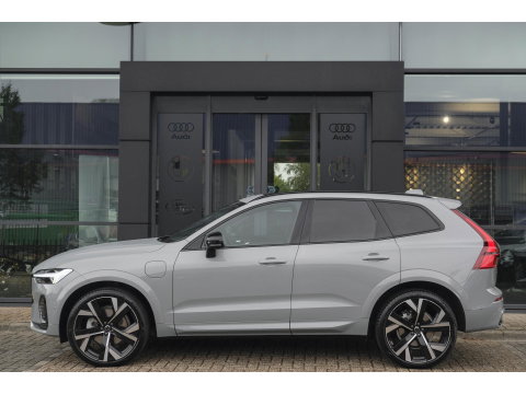 Volvo XC60 2.0 T8 455pk Plus Black edition Panoramadak *BTW* Styling pack 22" LMV Harman/Kardon Bomvol!!