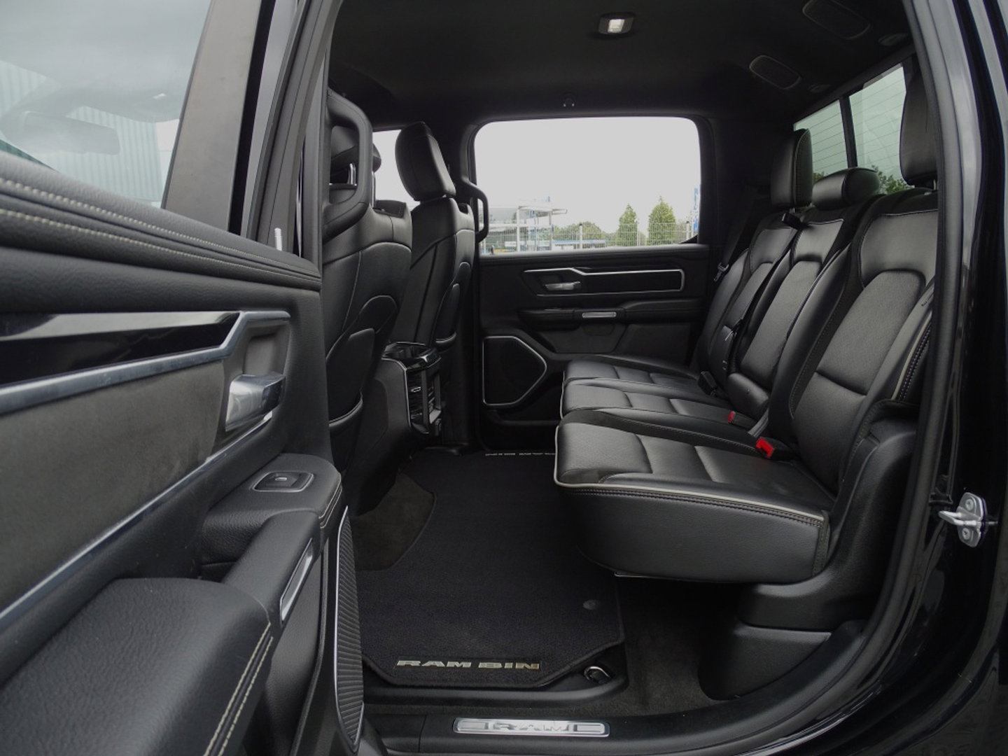 Dodge Ram 1500 5.7 V8 402PK 4x4 Laramie HEMI / LPG / grijs k / *NAP*