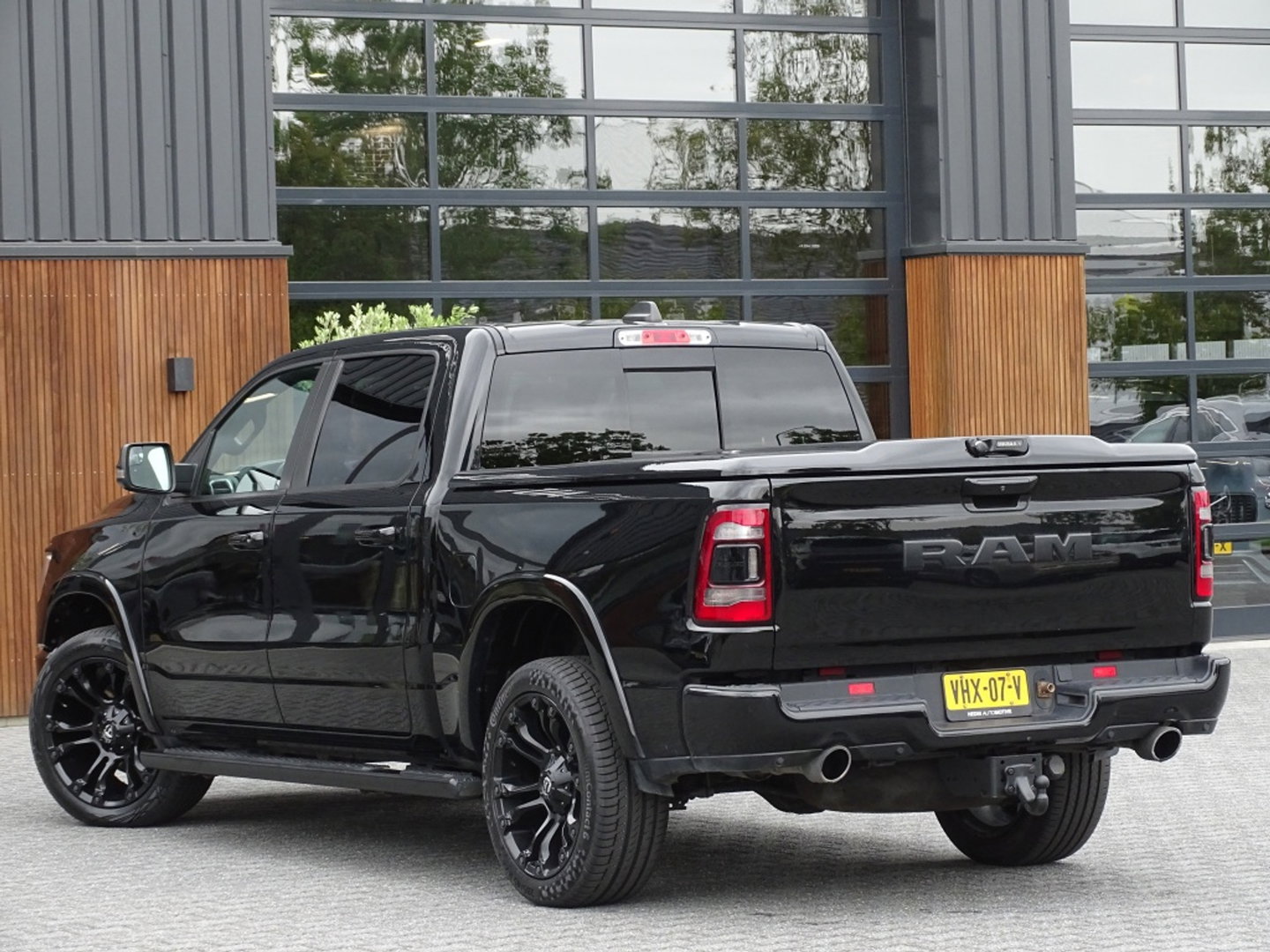 Dodge Ram 1500 5.7 V8 402PK 4x4 Laramie HEMI / LPG / grijs k / *NAP*