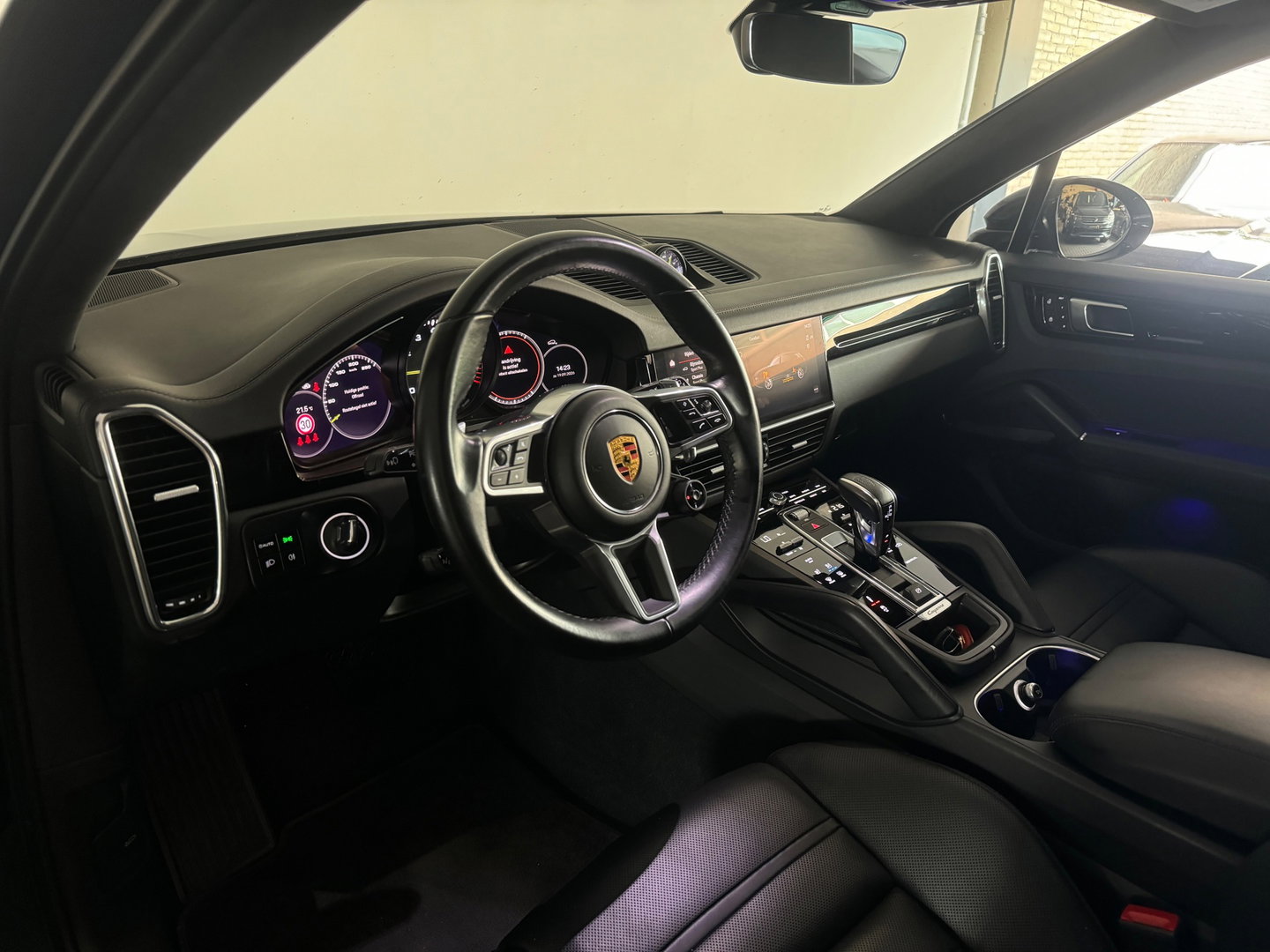 Porsche Cayenne 3.0 E-Hybrid Pano|360|Stoelventilatie|Sportdesign|PDLS+