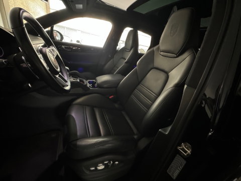 Porsche Cayenne 3.0 E-Hybrid Pano|360|Stoelventilatie|Sportdesign|PDLS+