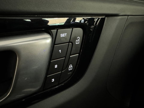 Porsche Cayenne 3.0 E-Hybrid Pano|360|Stoelventilatie|Sportdesign|PDLS+