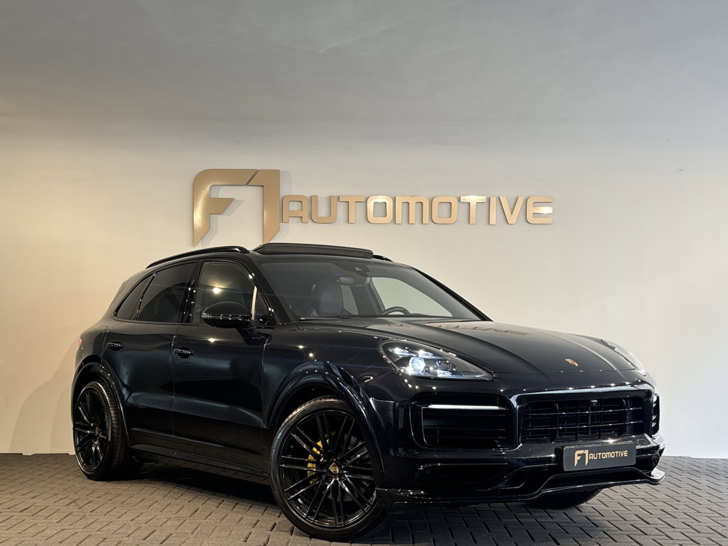 Porsche Cayenne 3.0 E-Hybrid Pano|360|Stoelventilatie|Sportdesign|PDLS+