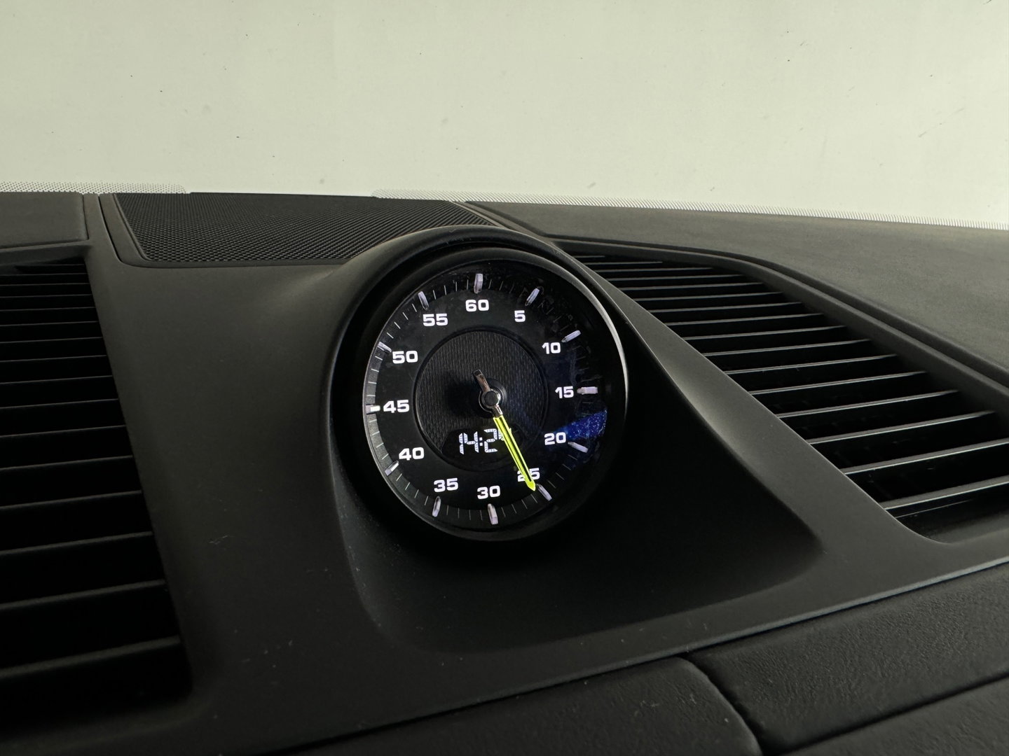 Porsche Cayenne 3.0 E-Hybrid Pano|360|Stoelventilatie|Sportdesign|PDLS+