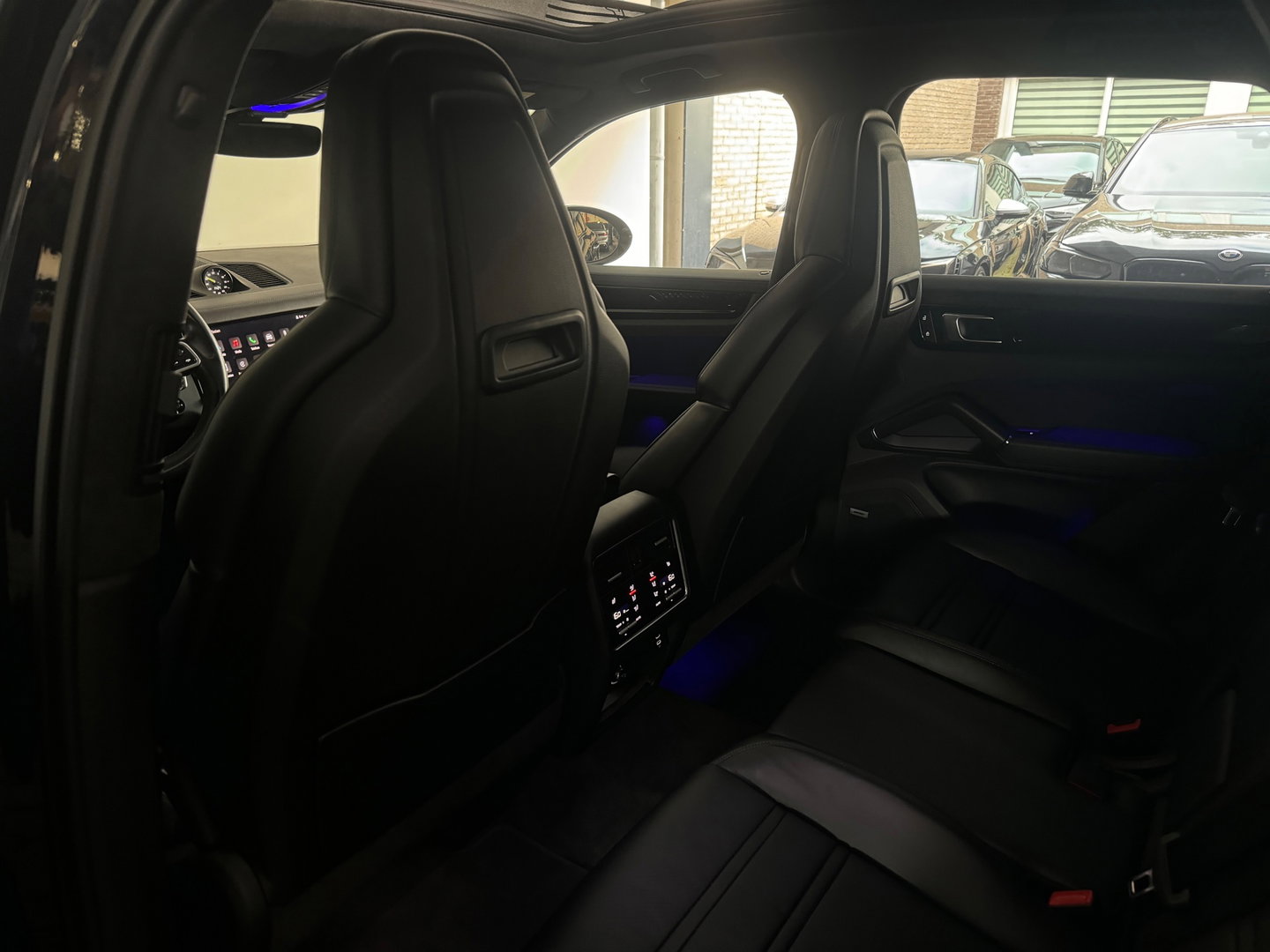 Porsche Cayenne 3.0 E-Hybrid Pano|360|Stoelventilatie|Sportdesign|PDLS+