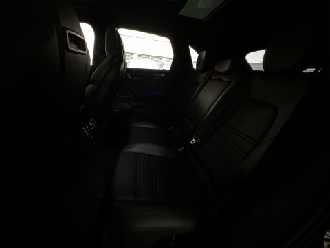Porsche Cayenne 3.0 E-Hybrid Pano|360|Stoelventilatie|Sportdesign|PDLS+