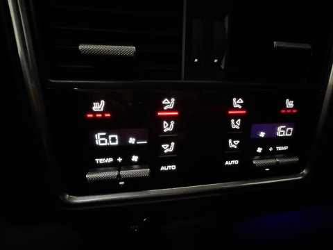 Porsche Cayenne 3.0 E-Hybrid Pano|360|Stoelventilatie|Sportdesign|PDLS+