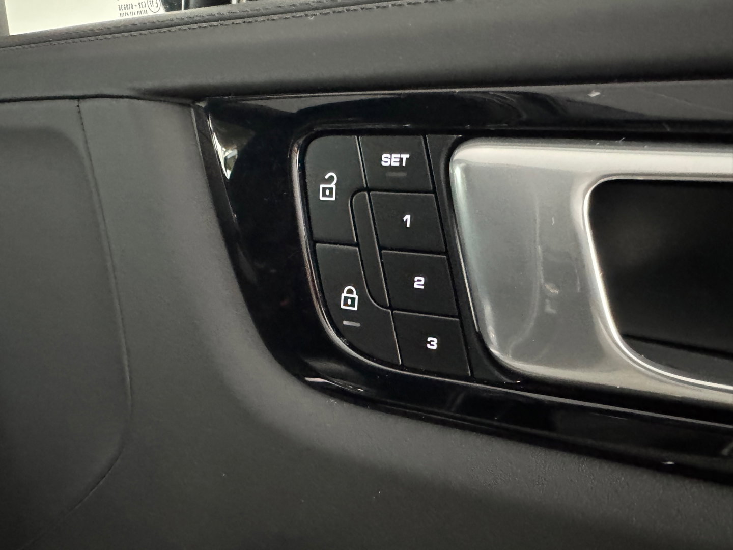 Porsche Cayenne 3.0 E-Hybrid Pano|360|Stoelventilatie|Sportdesign|PDLS+