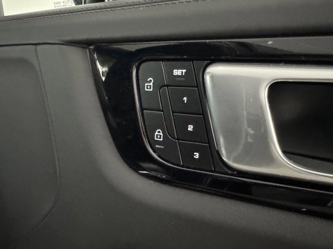 Porsche Cayenne 3.0 E-Hybrid Pano|360|Stoelventilatie|Sportdesign|PDLS+