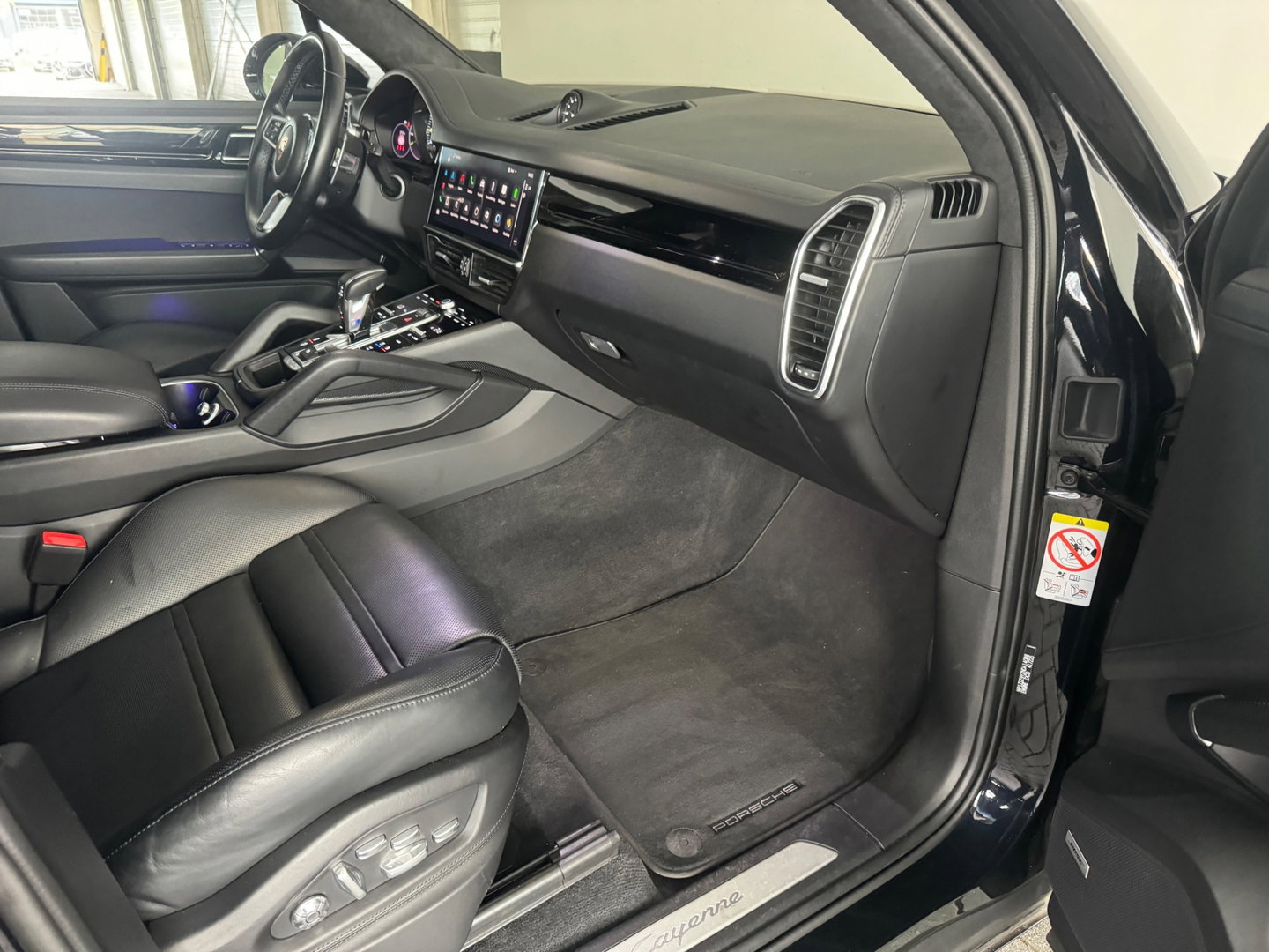 Porsche Cayenne 3.0 E-Hybrid Pano|360|Stoelventilatie|Sportdesign|PDLS+