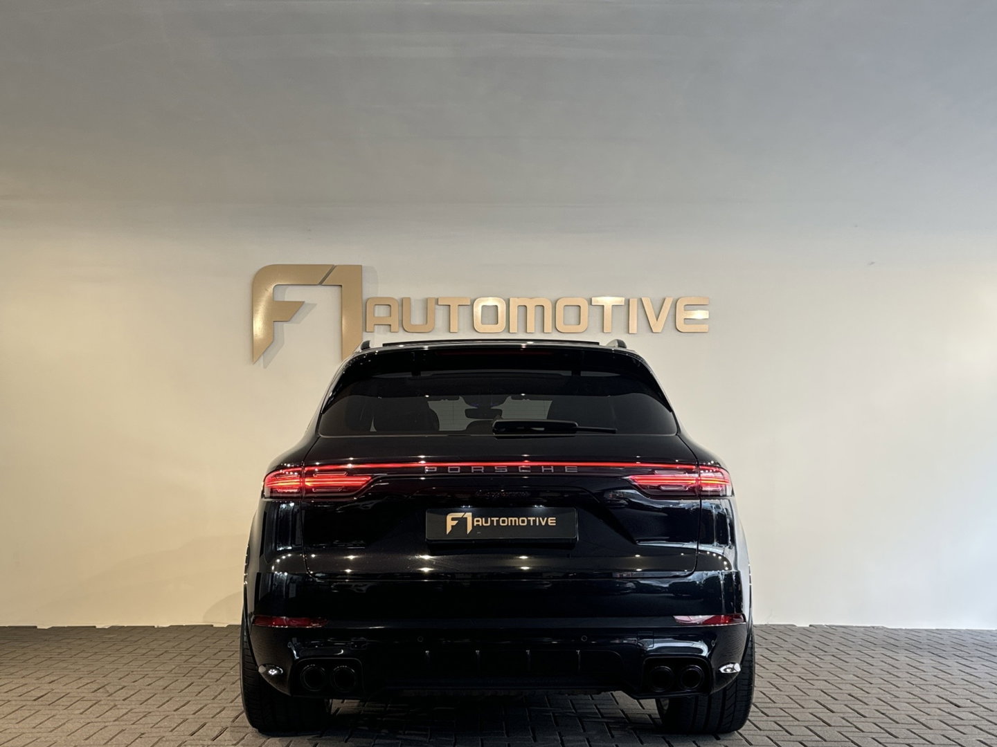 Porsche Cayenne 3.0 E-Hybrid Pano|360|Stoelventilatie|Sportdesign|PDLS+