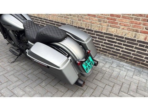 Harley Davidson 103 FLHXS Streetglide Street Glide  Special mat grijs blackout