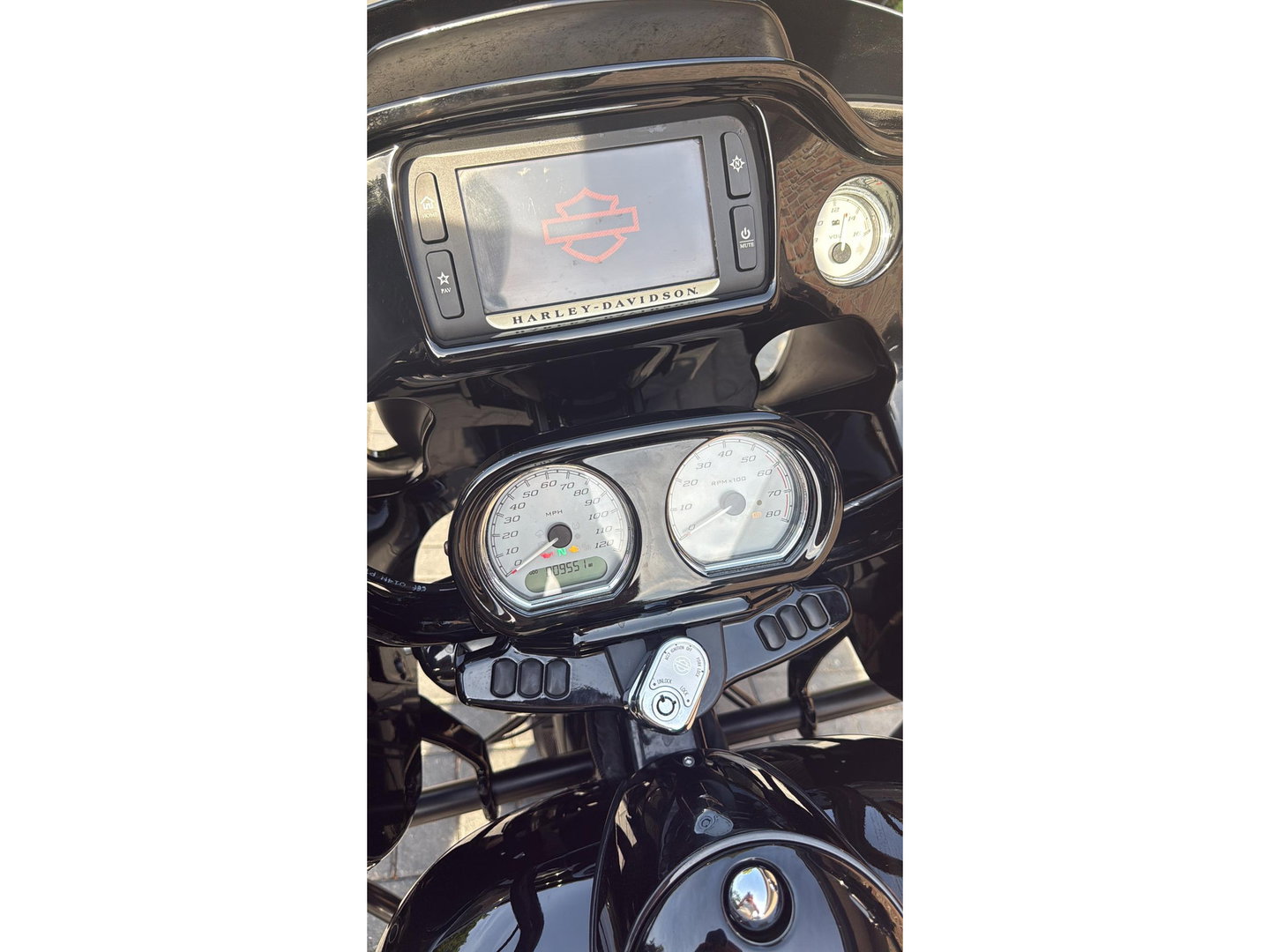 Harley Davidson Road Glide FLTRX Black Out CVO Vance & Hines Roadglide