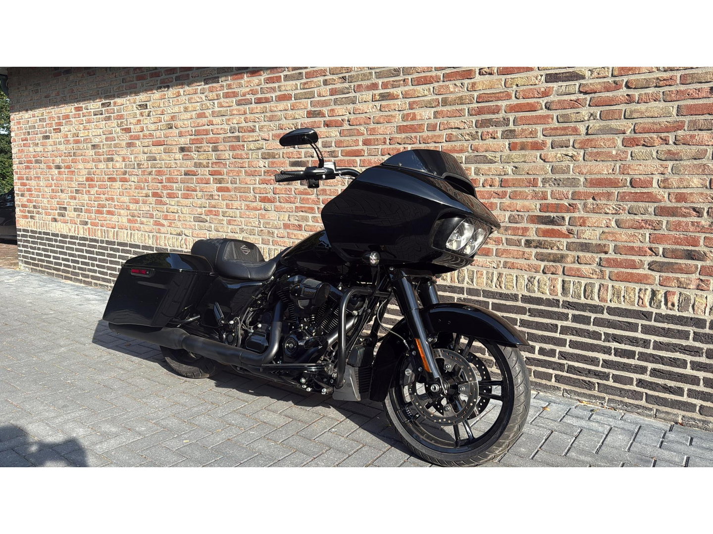 Harley Davidson Road Glide FLTRX Black Out CVO Vance & Hines Roadglide