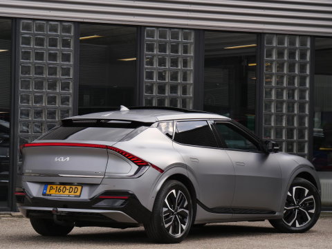 Kia Ev6 77kWh GT-LINE/ SCHUIFDAK/ 360° CAMERA/ HEAD-UP/ TREKHAAK/ NL-AUTO 1STE EIGENAAR/ SOH 97%
