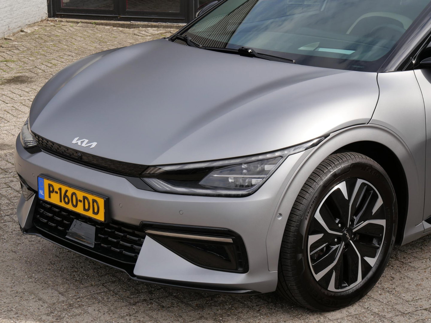 Kia Ev6 77kWh GT-LINE/ SCHUIFDAK/ 360° CAMERA/ HEAD-UP/ TREKHAAK/ NL-AUTO 1STE EIGENAAR/ SOH 97%
