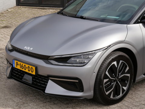 Kia Ev6 77kWh GT-LINE/ SCHUIFDAK/ 360° CAMERA/ HEAD-UP/ TREKHAAK/ NL-AUTO 1STE EIGENAAR/ SOH 97%