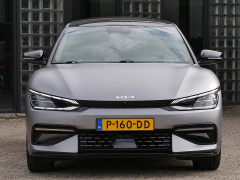 Kia Ev6 77kWh GT-LINE/ SCHUIFDAK/ 360° CAMERA/ HEAD-UP/ TREKHAAK/ NL-AUTO 1STE EIGENAAR/ SOH 97%