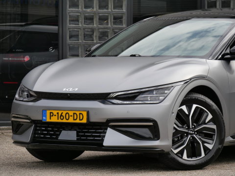 Kia Ev6 77kWh GT-LINE/ SCHUIFDAK/ 360° CAMERA/ HEAD-UP/ TREKHAAK/ NL-AUTO 1STE EIGENAAR/ SOH 97%