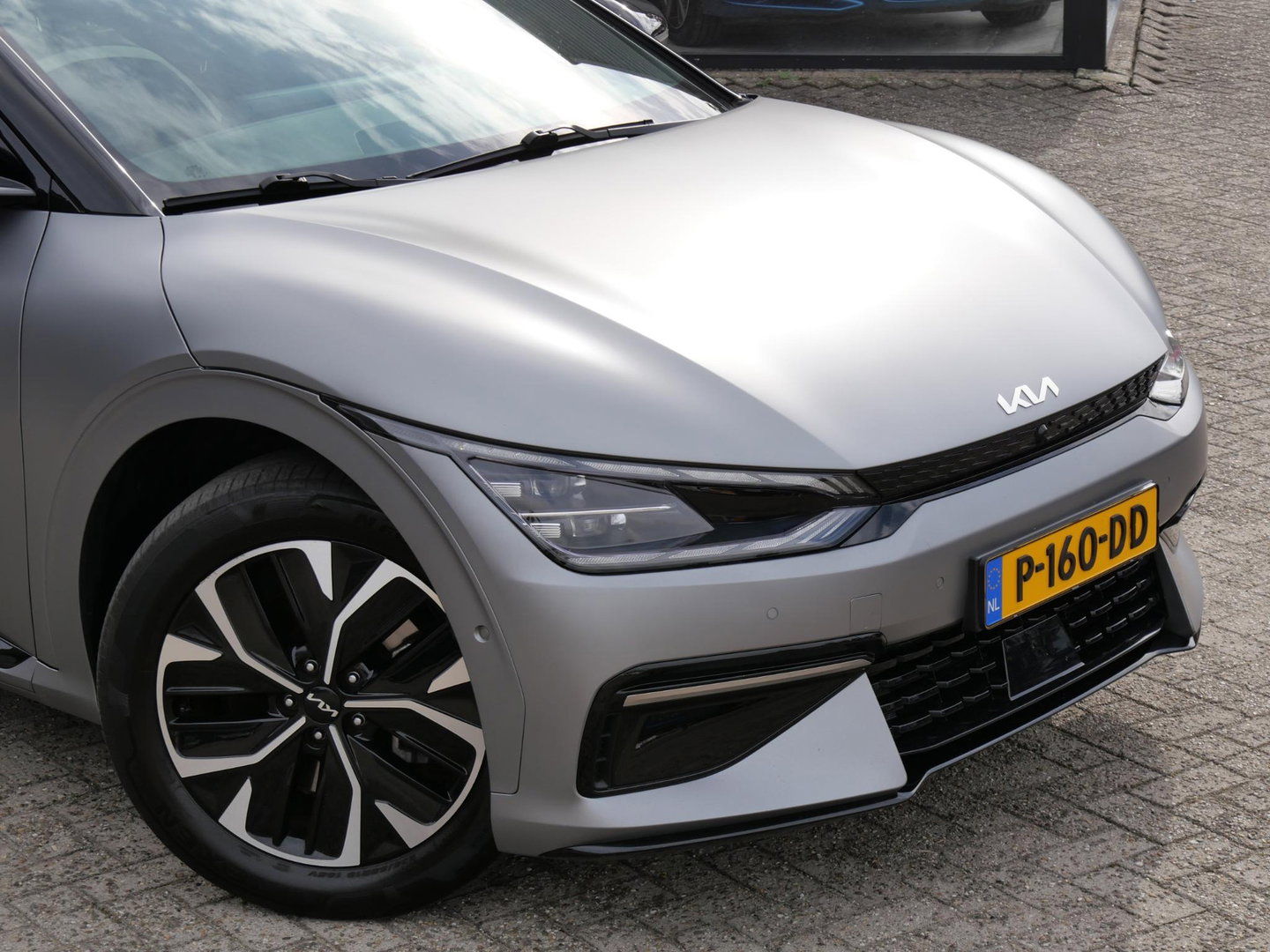 Kia Ev6 77kWh GT-LINE/ SCHUIFDAK/ 360° CAMERA/ HEAD-UP/ TREKHAAK/ NL-AUTO 1STE EIGENAAR/ SOH 97%