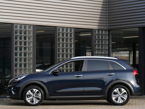 Kia e-Niro 64kWh EXECUTIVELINE/ SCHUIFDAK/ TREKHAAK/ LEER/ SOH 96%