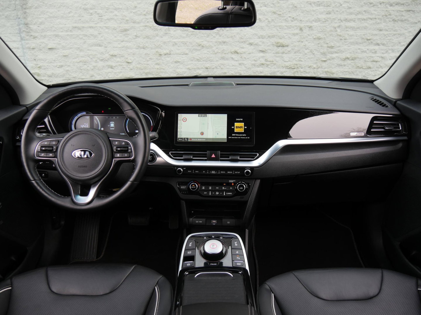 Kia e-Niro 64kWh EXECUTIVELINE/ SCHUIFDAK/ TREKHAAK/ LEER/ SOH 96%