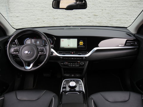 Kia e-Niro 64kWh EXECUTIVELINE/ SCHUIFDAK/ TREKHAAK/ LEER/ SOH 96%