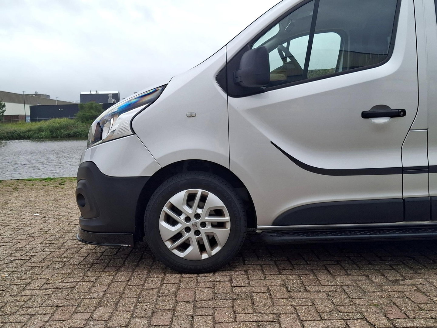 Renault Trafic 1.6 dCi T29 L2H1 DC Comfort | Marge | 6-persoons | Velgen |