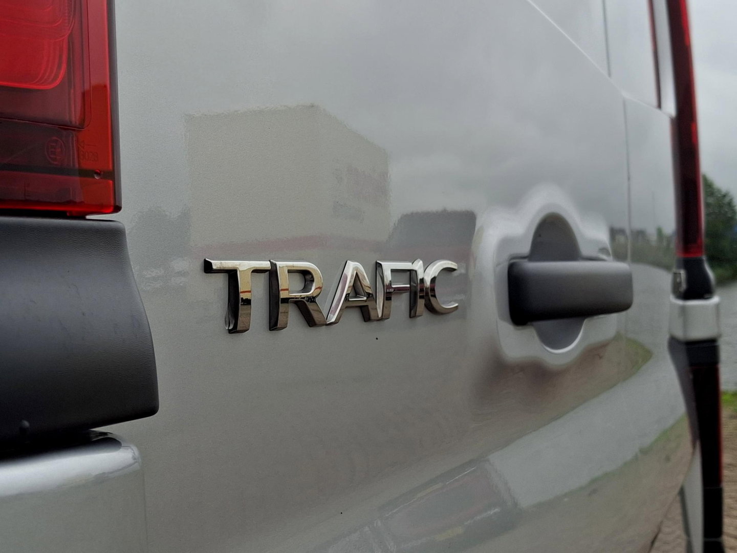 Renault Trafic 1.6 dCi T29 L2H1 DC Comfort | Marge | 6-persoons | Velgen |