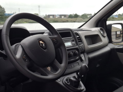 Renault Trafic 1.6 dCi T29 L2H1 DC Comfort | Marge | 6-persoons | Velgen |